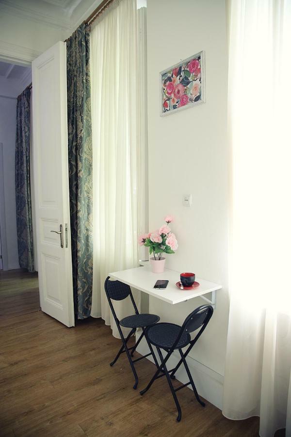 Apartament Old Yard Lejlighed Tbilisi Eksteriør billede